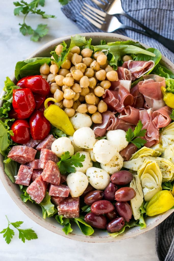 Antipasto Salad Recipe | Italian Salad | Main Course Salad | Antipasto Recipe #salad #salami #italianfood #dinner #lunch #sraye Antipasto salad made with salami, peppers, prosciutto, chickpeas and mozzarella.