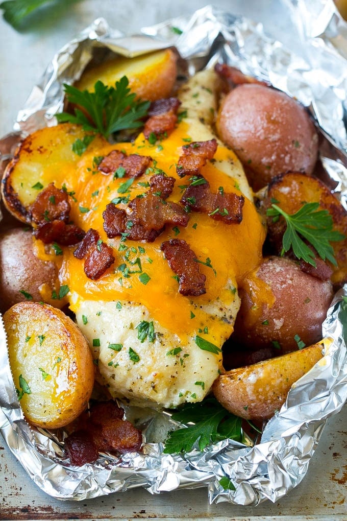 Bacon Ranch Chicken Foil Packets | Chicken in Foil | Foil Packet Recipe | Ranch Chicken #ranchchicken #grilling #chicken #foilpacket #foilpackets #bacon #dinner #sraye A bacon ranch chicken foil packet with potatoes.