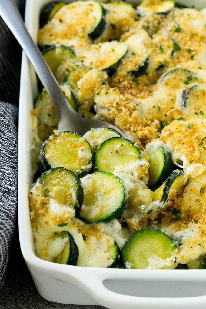 Zucchini Gratin Recipe | Cheesy Zucchini | Baked Zucchini | Easy Zucchini Recipe #zucchini #casserole #cheese #dinner #sidedish #sraye Zucchini gratin with creamy zucchini, cheese and crispy breadcrumbs.