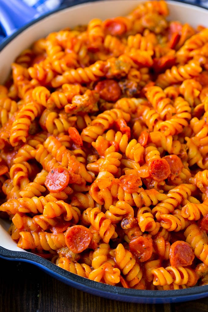 Pizza Pasta Recipe | Pepperoni Pasta | Sausage Pasta #italian #pepperoni #sausage #pizza #pasta #dinner #sraye #onepot Rotini pasta cooked with pepperoni and tomato sauce.