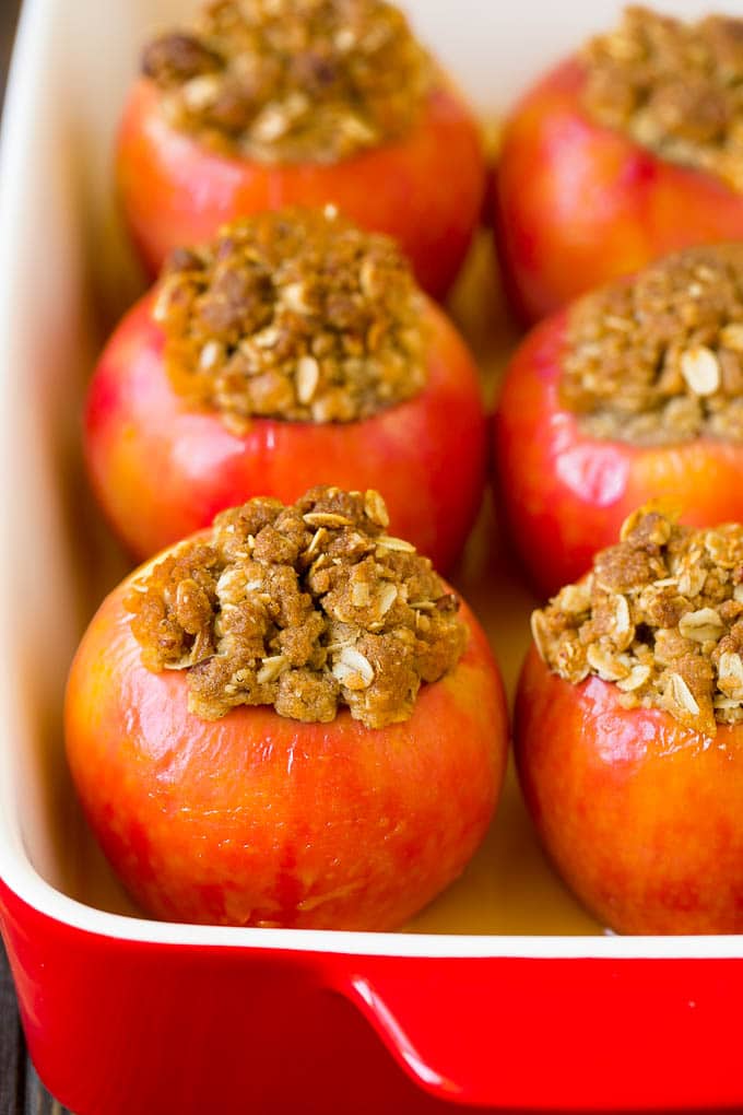 Baked Apples | Stuffed Apples #apples #fall #dessert #sweettooth #sraye Baked apples filled with oatmeal, brown sugar and walnuts.