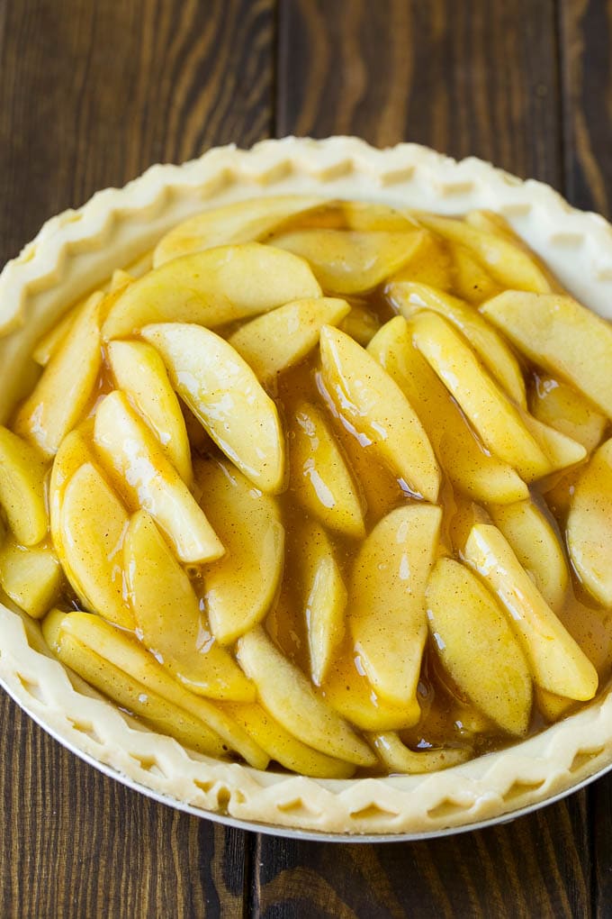 Dutch Apple Pie Recipe | Homemade Apple Pie #pie #apple #dessert #baking #fall #sraye Apple filling inside of a pie crust.