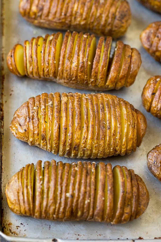 Hasselback Potatoes Recipe #potatoes #bacon #sidedish #cheese #dinner #sraye Roasted thinly sliced potatoes.