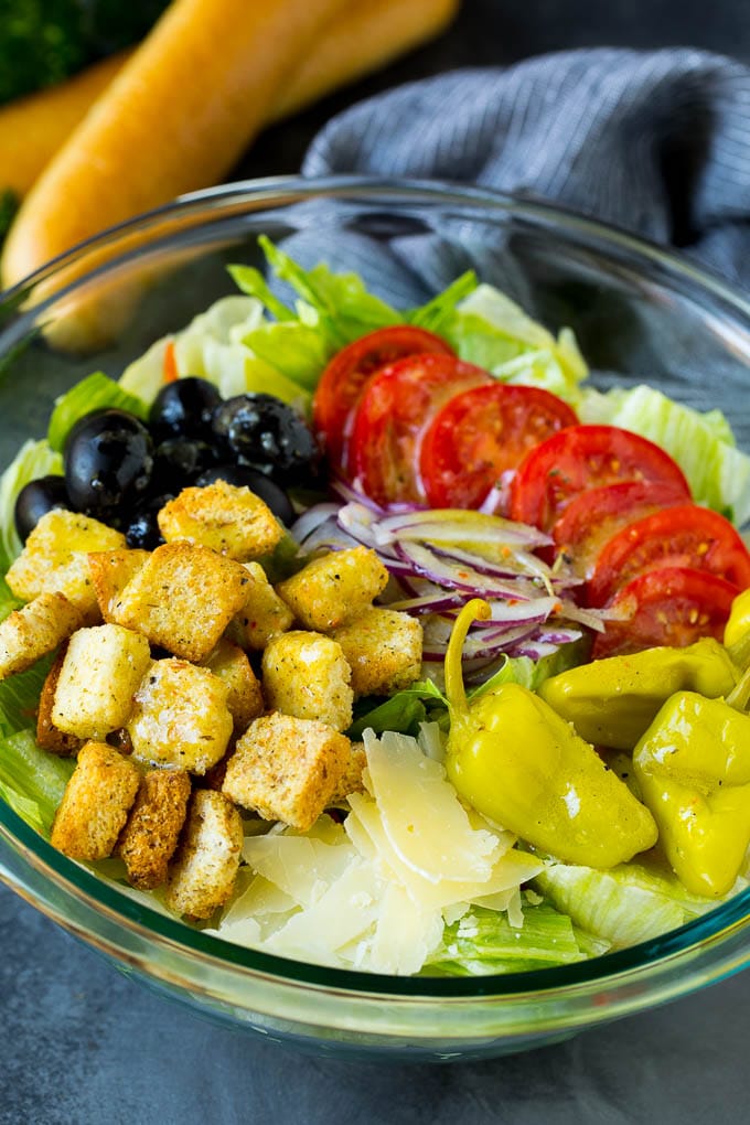 Olive Garden Salad Recipe | Italian Salad #salad #lettuce #olives #sidedish #dinner #sraye Olive Garden salad with tomatoes, croutons, cheese and olives.